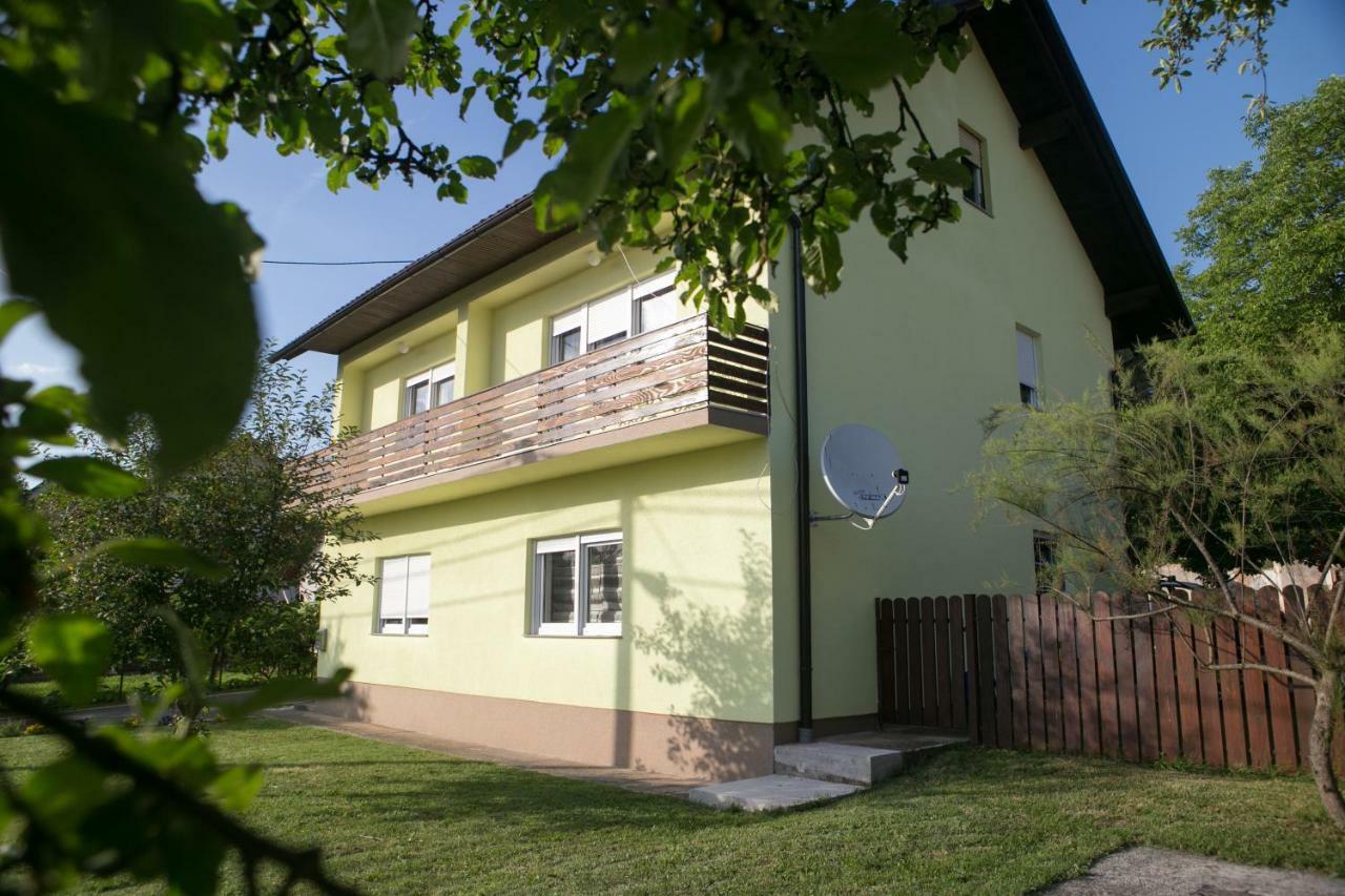 Ferienwohnung Apartman Maja Otočac Exterior foto